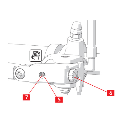 Otáčením doleva otočným ovladačem pro nastavení vzdálenosti páčky od řidítka se v otvoru obnažujte drážka pro nastavení vzdálenosti.
