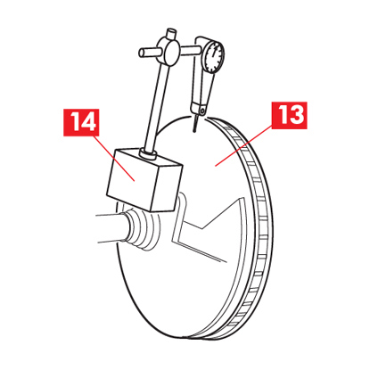 Komparatörün manyetik tabanı, kaliperin destek yüzeyi üzerine yerleştirilir, komparatörün uç kısmı ise diskin iç frenleme yüzeyine yerleştirilir.